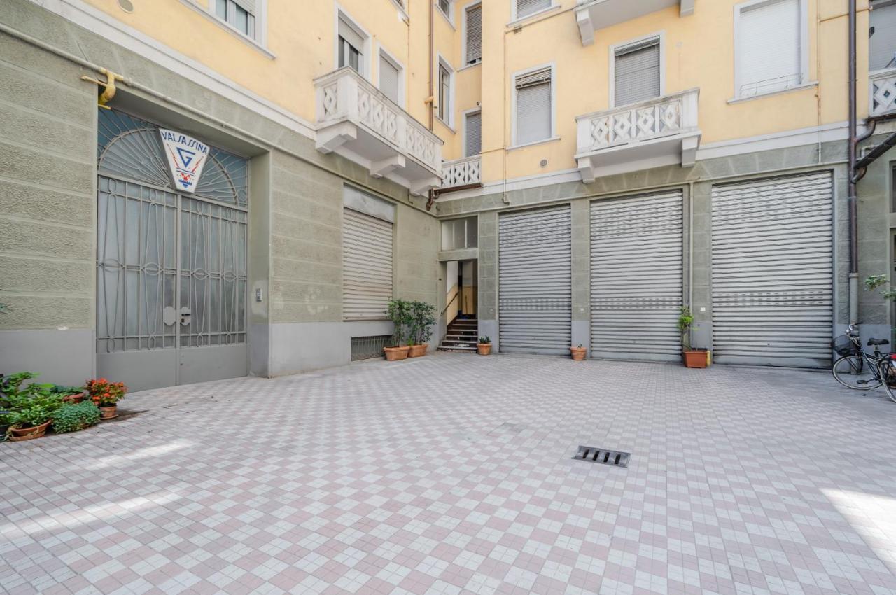 Lovely Apartment In Milano-Porta Romana W/ Balcony Kültér fotó