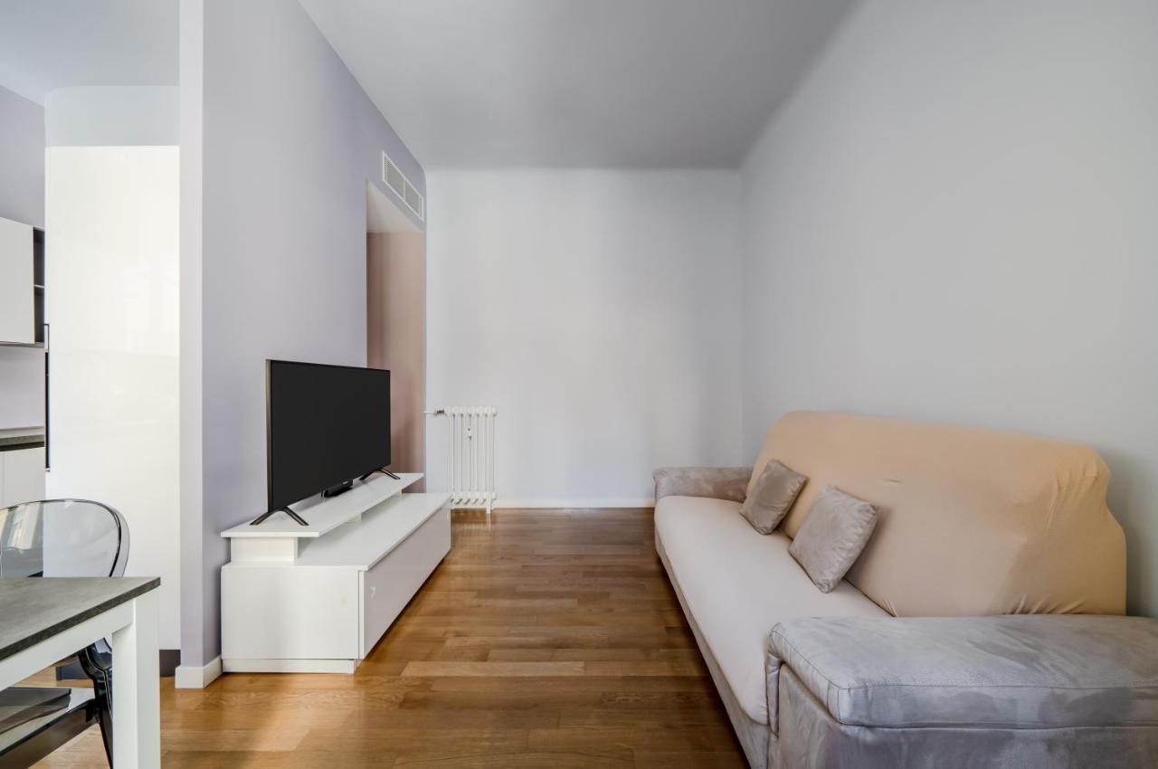 Lovely Apartment In Milano-Porta Romana W/ Balcony Kültér fotó
